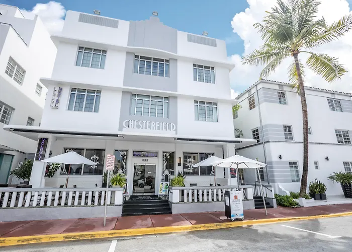 Chesterfield Hotel & Suites